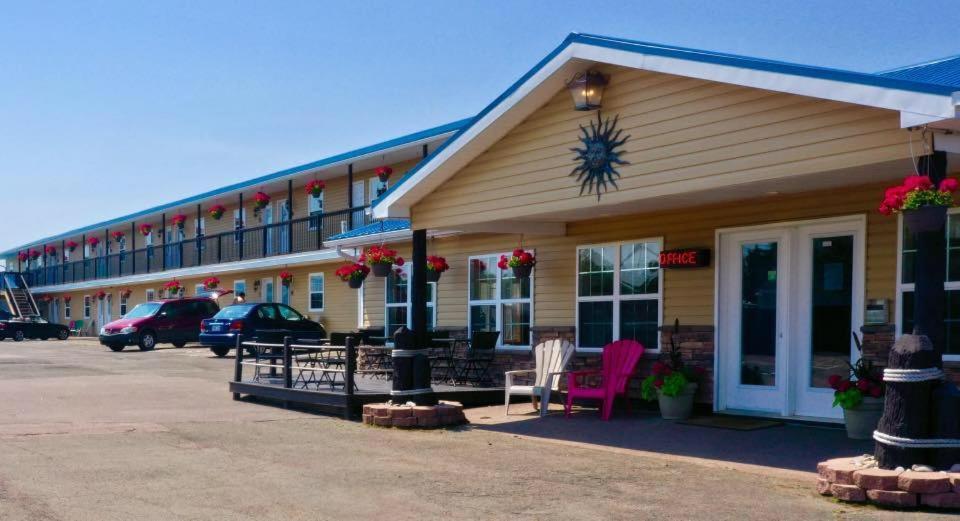 Parlee Beach Motel Shediac Exterior photo